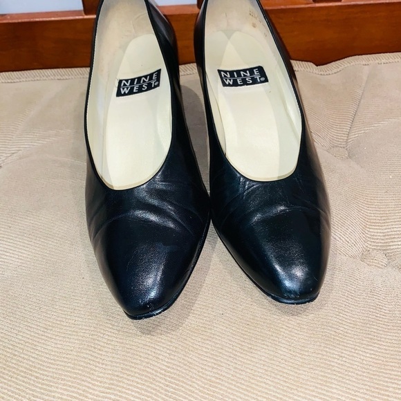 Nine West Black Leather Pumps. - Picture 2 of 15